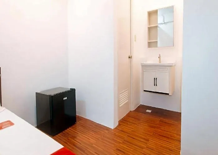Oyo 1087 Enrico's Place Kamias 호텔 3*